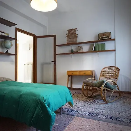 Sulle Vie Delle Cinque Terre, Nel Centro Storico Di Spezia! *