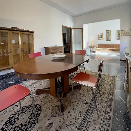 Sulle Vie Delle Cinque Terre, Nel Centro Storico Di Spezia! *