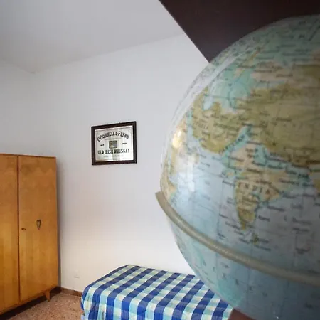 Sulle Vie Delle Cinque Terre, Nel Centro Storico Di Spezia! *