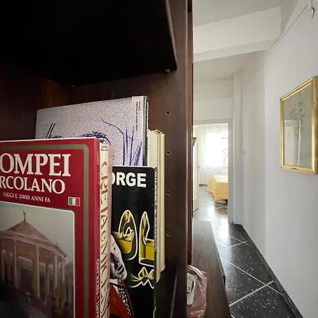 Sulle Vie Delle Cinque Terre, Nel Centro Storico Di Spezia! *