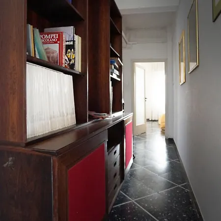 Sulle Vie Delle Cinque Terre, Nel Centro Storico Di Spezia! *