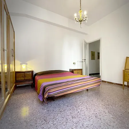 Sulle Vie Delle Cinque Terre, Nel Centro Storico Di Spezia! * La Spezia