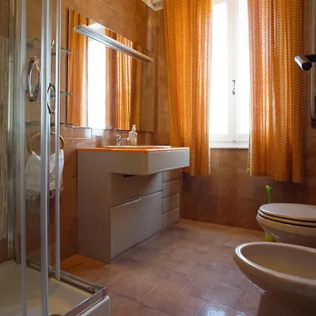 Apartment Sulle Vie Delle Cinque Terre, Nel Centro Storico Di Spezia!