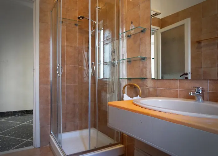 Sulle Vie Delle Cinque Terre, Nel Centro Storico Di Spezia! * ラ・スペツィア