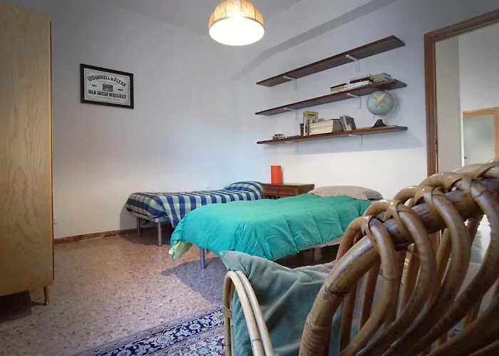 Sulle Vie Delle Cinque Terre, Nel Centro Storico Di Spezia! ラ・スペツィア